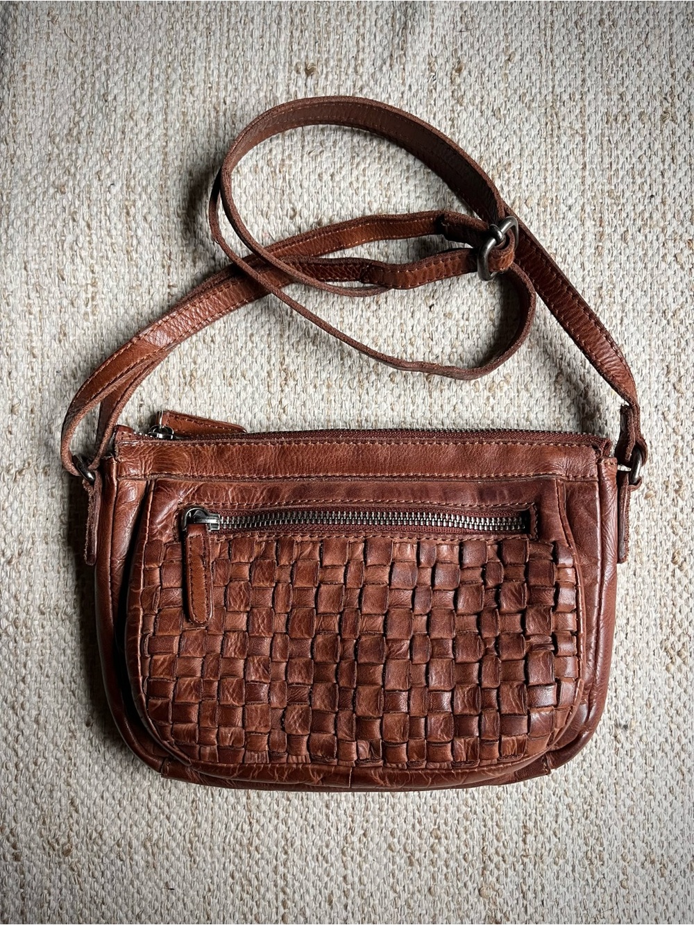 Vilenca Holland Leather Woven Crossbody Bag